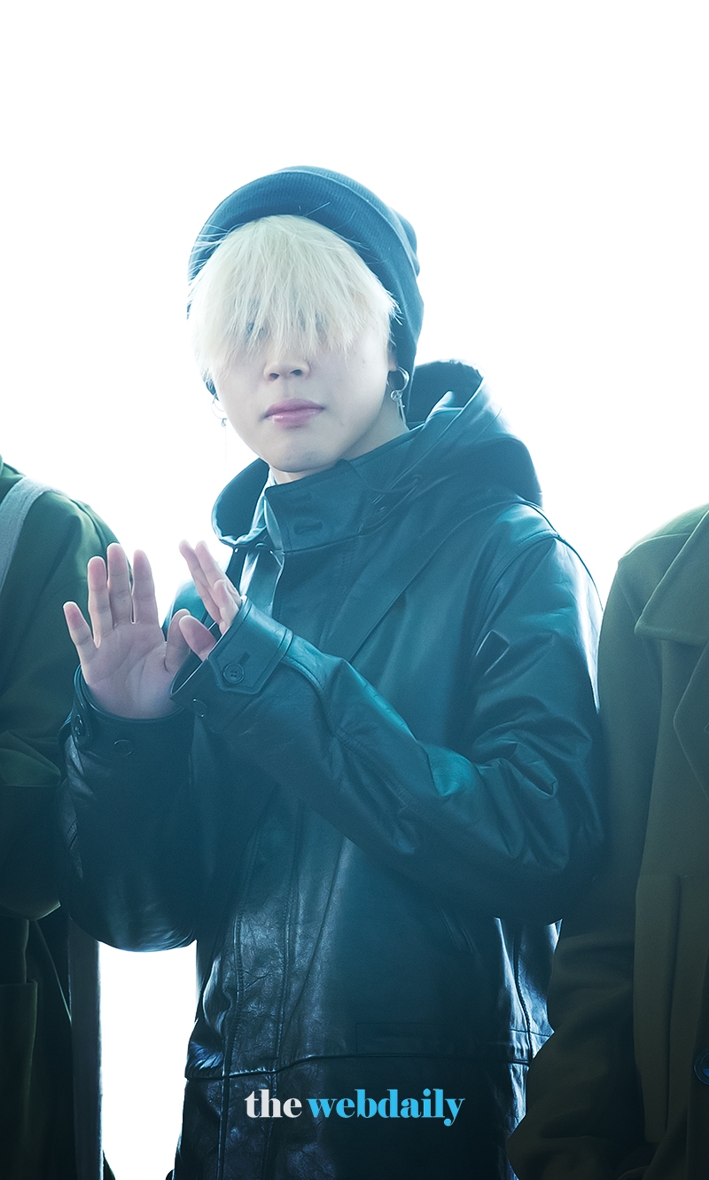 방탄소년단 지민, 인천국제공항 출국 현장