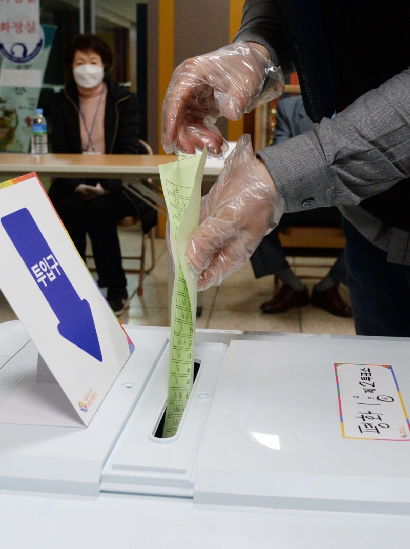 21대 총선, 오후 3시 투표율 56.5%...전남·전북 60% 돌파