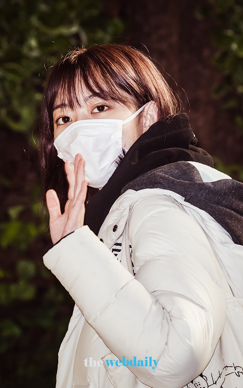 아이즈원 미야와키사쿠라, 김포국제공항 출국