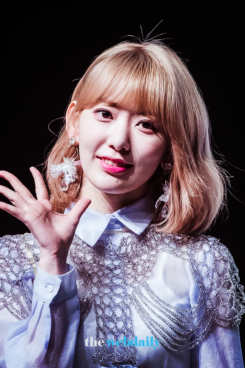 아이즈원 미야와키사쿠라, 쇼케이스 현장