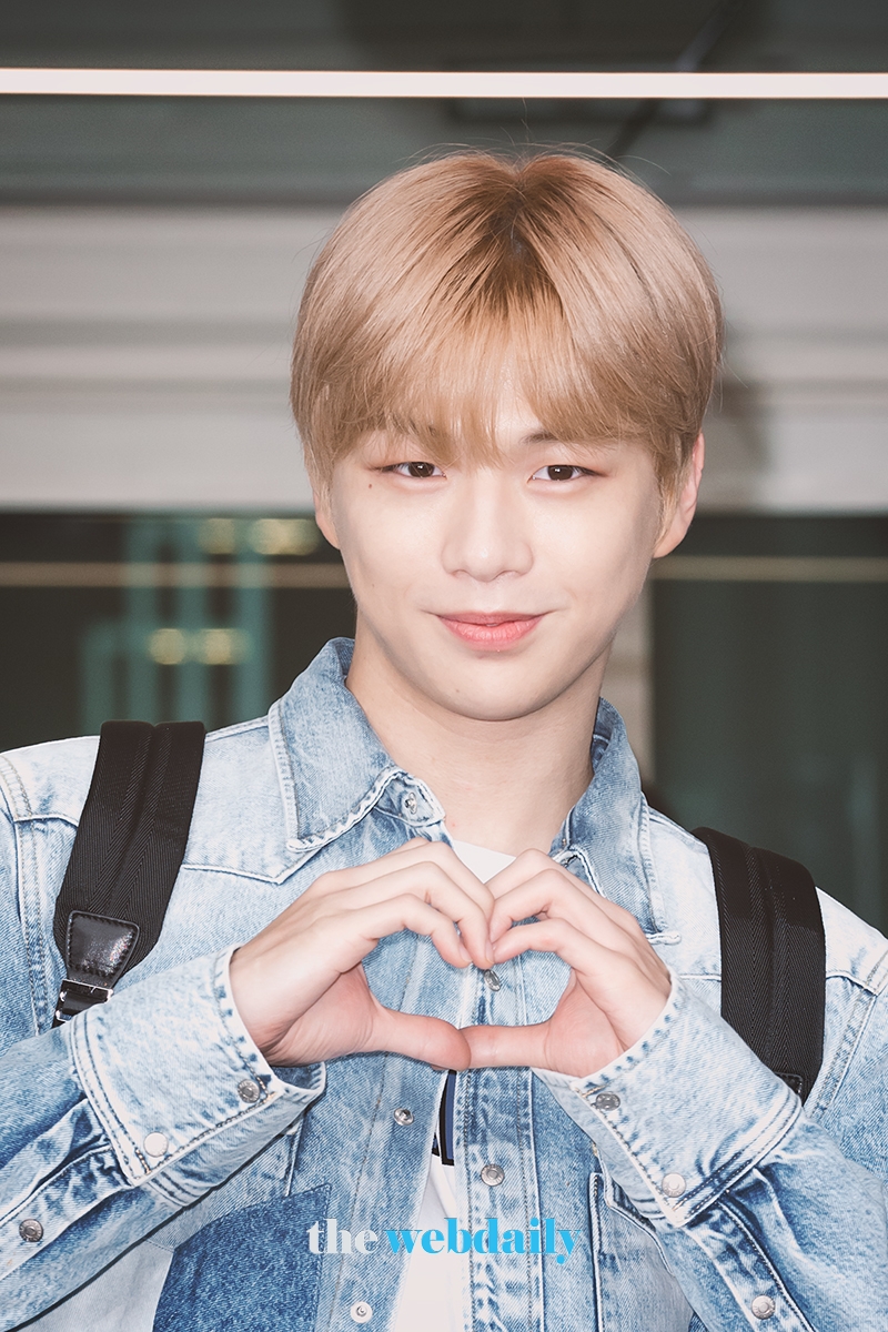 강다니엘, 인천국제공항 출국