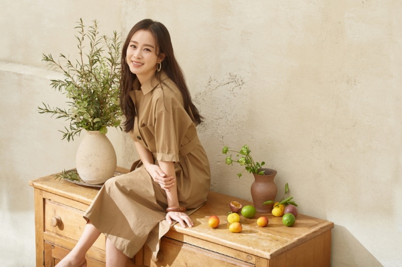 올리비아로렌 2020 여름 시즌 김태희 화보컷 공개