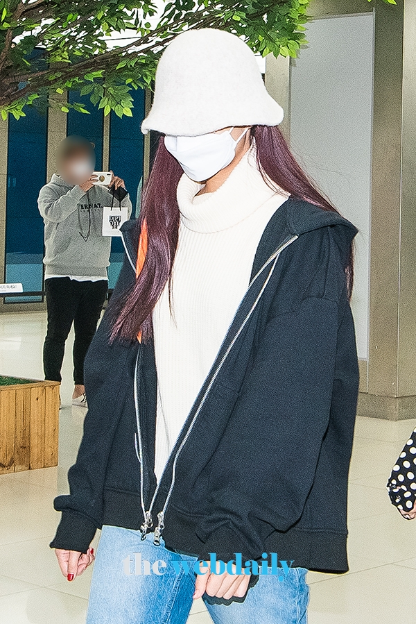 트와이스 쯔위, 김포국제공항 국내선