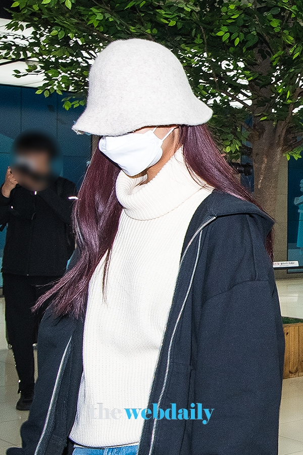 트와이스 쯔위, 김포국제공항 국내선