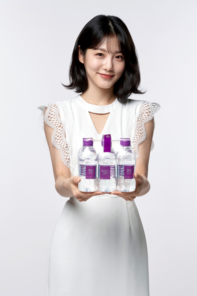 상큼발랄 신예은, 몽베스트 생수 브랜드 모델 발탁