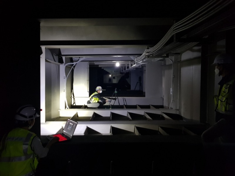  한국시설안전공단 직원이 3D 레이저 스캐너를 활용해 현장조사를 실시하는 모습. (사진=한국시설안전공단)