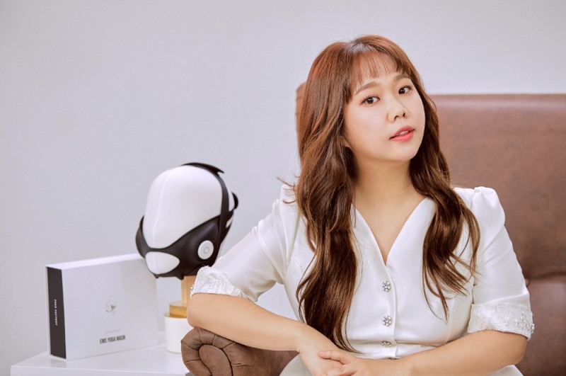 동안 V라인 찾아주는 '홍현희 요가마스크' 롯데홈쇼핑 론칭 예정