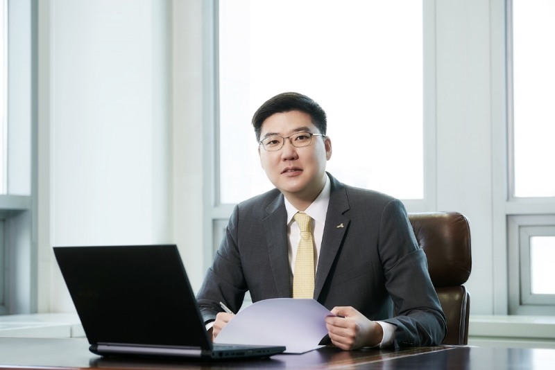 남태훈 국제약품 대표, 저소득층 어르신들을 위한 인공관절 수술비 지원