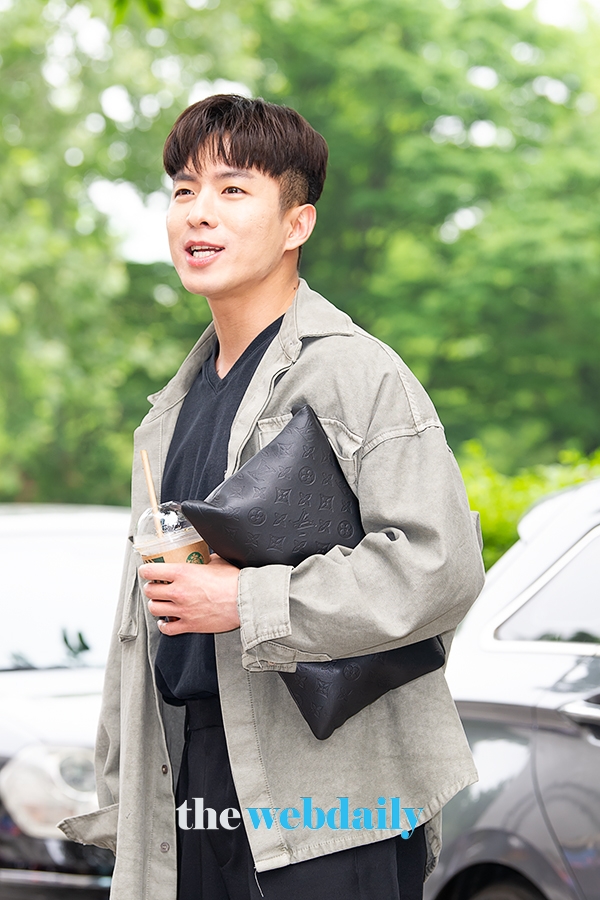 나태주, KBS 프로그램 녹화 출근길 현장 (사진:최수영기자)