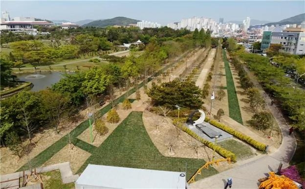 부산광역시 남구 평화공원 내 ‘세계 평화의 숲’ 전경.(사진=HUG)
