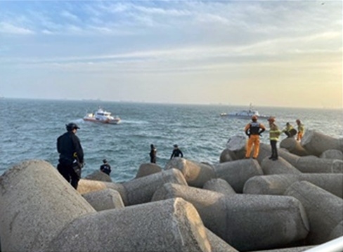 동구 방어동 슬도 방파제 인근에서 실종된 자를 이틀 째 수색중이다. (사진제공=울산소방본부)