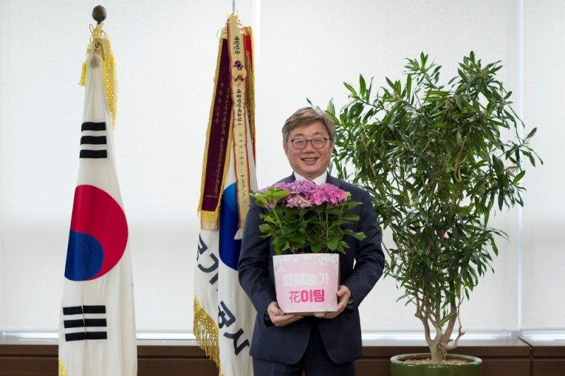 채희봉 한국가스공사 사장, 화훼농가 돕기 캠페인 참여했다. (사진= 한국가스공사)