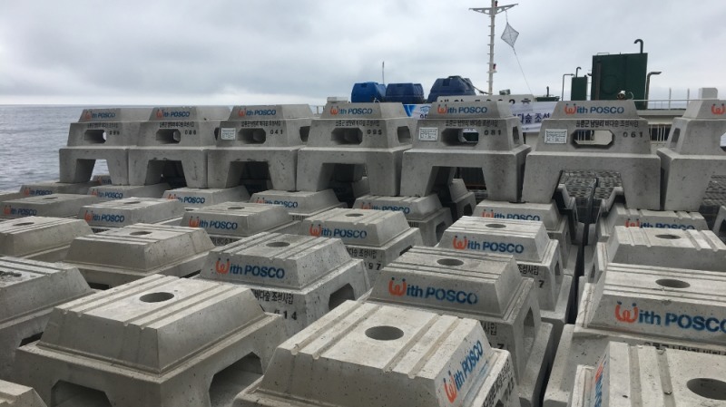 울릉도 남양리 연안에 설치될 포스코 트리톤 어초.(사진=포스코)