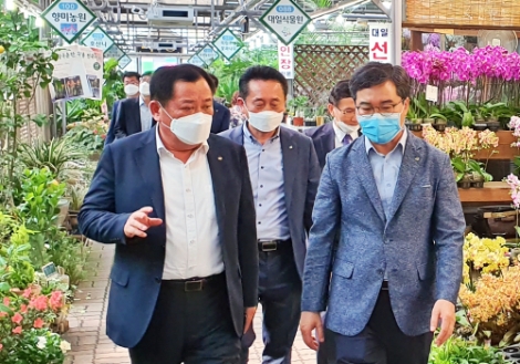 aT 박석배 감사, 화훼사업센터 방문