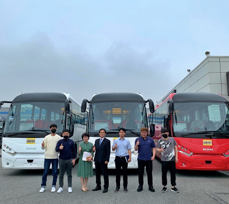 만트럭버스코리아, 부산시에 ‘MAN 라이온스 투어링 버스‘ 인도