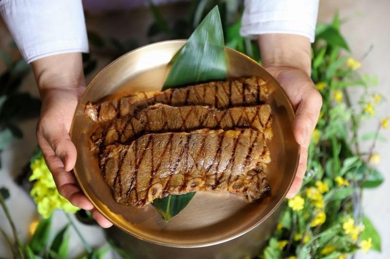 글래드 호텔, 와디즈에 ‘블랙앵거스 LA 갈비&청정 삼겹 제육구이’ 공개
