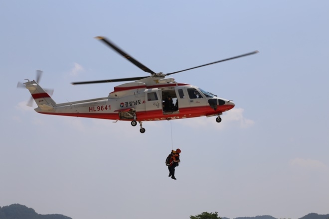 인명구조 훈련.(사진제공=경상남도)