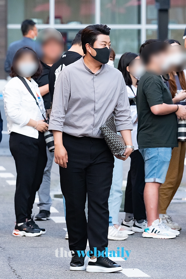김호중, KBS 평화음악회 퇴근길 현장