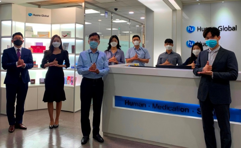 휴온스그룹 윤성태 부회장, ‘덕분에챌린지’ 동참