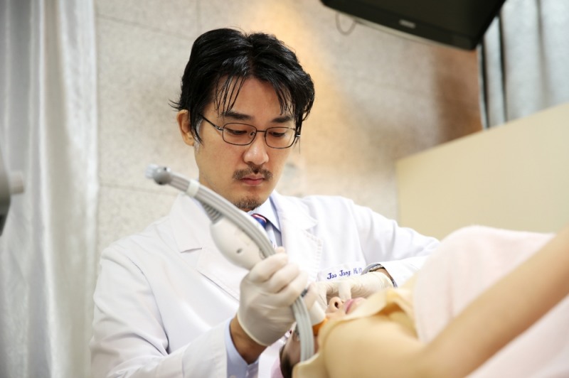 안면비대칭 수술 부담 없이, 레이저 시술로도 개선 가능