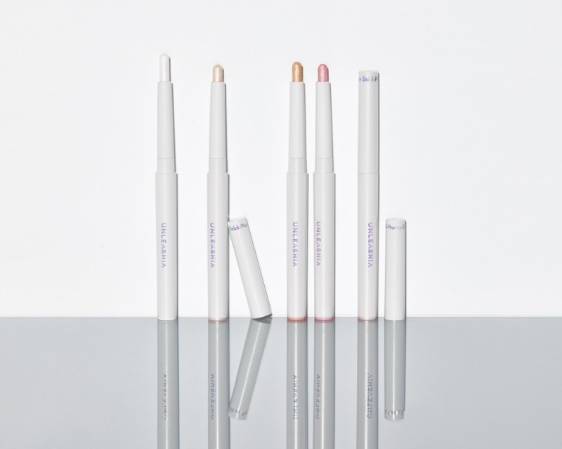 비건 글리터 코스메틱 브랜드 언리시아, '프리티 이지 글리터 스틱' 신제품. (사진=포도컴)