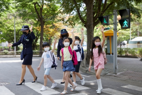 도로교통공단, ‘민식이법’ 정착화 노력...어린이교통공원서 스쿨존 캠페인 실시