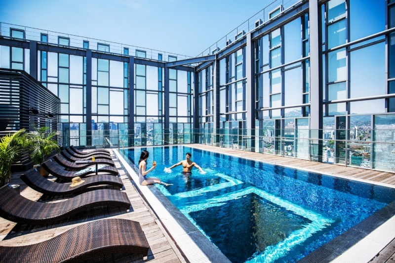 노보텔 앰배서더 서울 동대문 호텔 & 레지던스, ‘스윔 앤 다인 패키지(Swim & Dine Package)’ 선보여