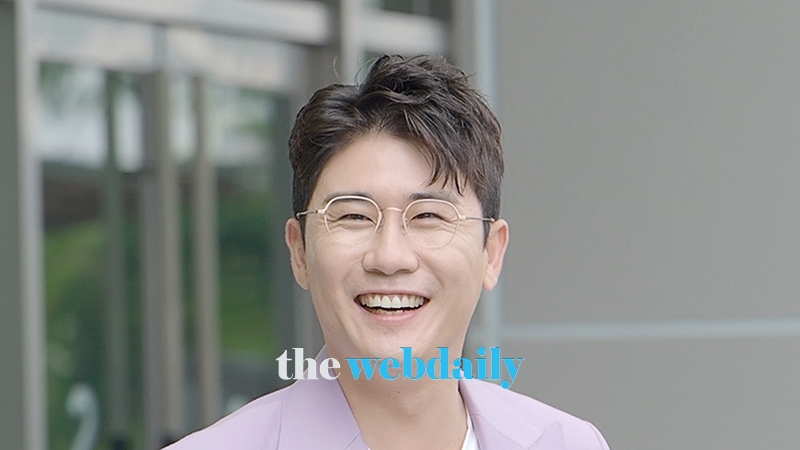 영탁, MBC ‘꼰대인턴 방구석 팬미팅’ 출근길 현장 (영상:최수영기자)