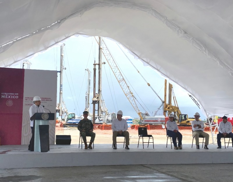 도스보카스 정유 프로젝트 현장을 방문한 안드레스 마누엘 멕시코 대통령(왼쪽 첫번째).(사진=삼성엔지니어링)