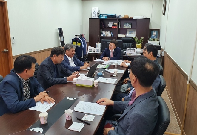 서범수 의원이 25일 반천산단 입주기업체협의회 대표단과 간담회를 열고 있다.(사진제공=서범수의원실)