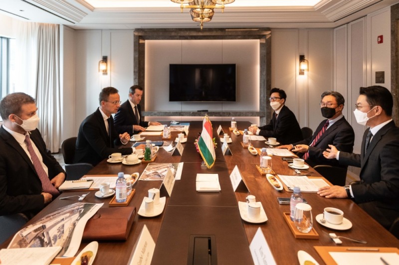 두산솔루스, 헝가리 정부와 ‘전지박 투자 간담회’ 개최