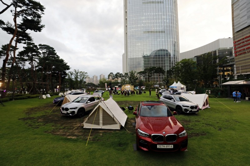 BMW 코오롱모터스, 잠실 롯데월드타워에 ‘차박존’ 운영