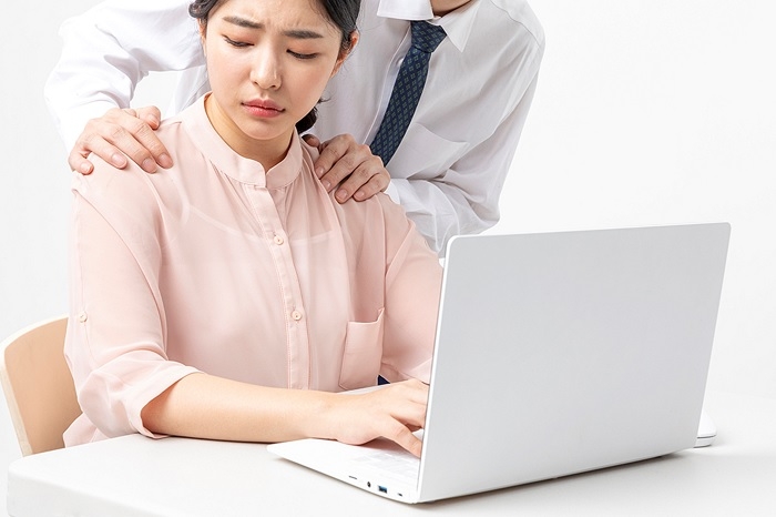 강제추행 혐의, 전문가의 법적 조력 바탕으로 대응해야