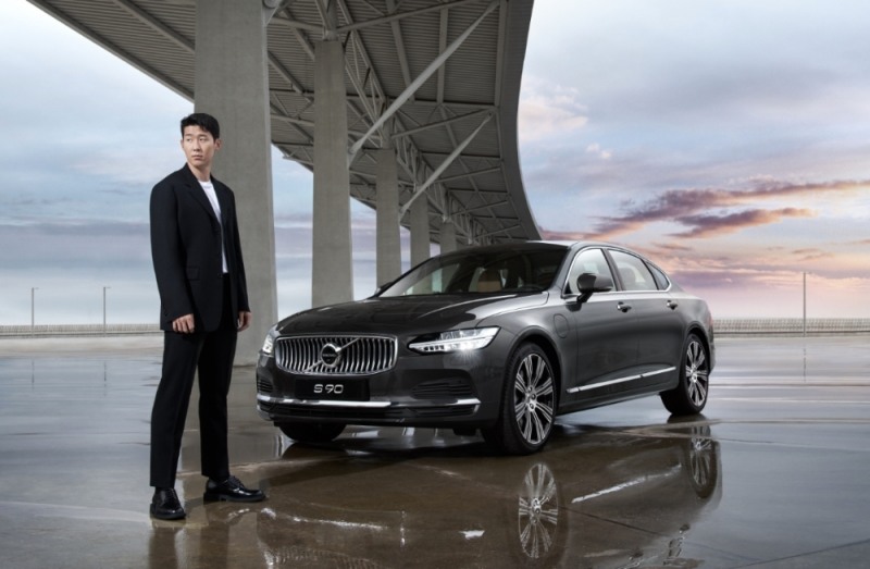 볼보자동차 홍보대사 겸 신형 S90 광고 모델 손흥민