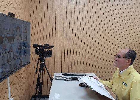 농협중앙회 유찬형 부회장이 4일 서울시 농협중앙회 본관 화상회의실에서 북상중인 제10호 태풍 하이선 대비 농업인 피해예방을 위한 지역본부장 화상회의를 주재하고 있다. 사진=농협중앙회