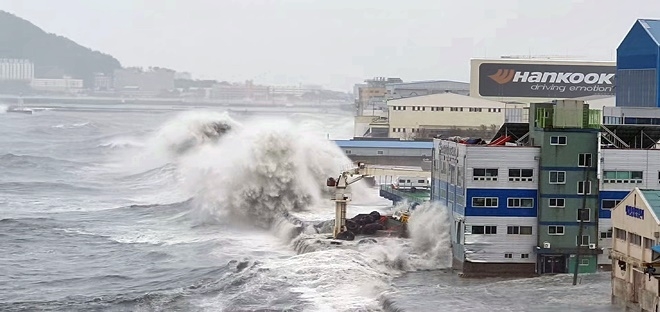 태풍 하이선 영도지역 해안가.(사진제공=부산상의)