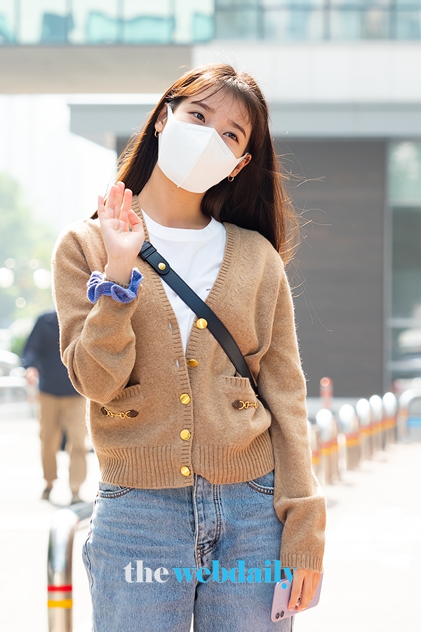 아이유, KBS '유희열의 스케치북' 출근길 현장