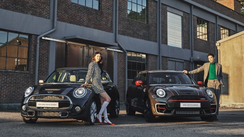 (우)MINI JCW 클럽맨 T51 에디션, (좌)MINI 3도어 킹스로드 에디션.(사진=미니 코리아)
