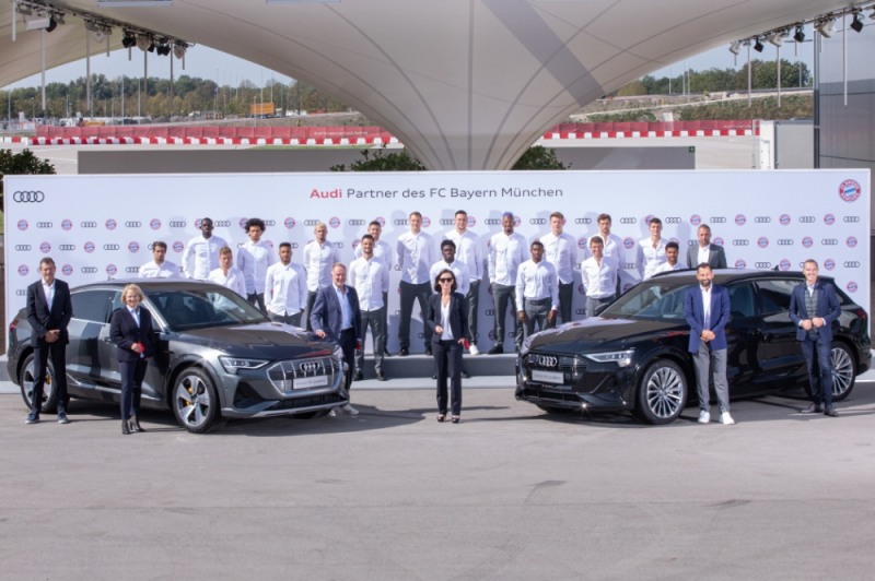 아우디 FC바이에른 뮌헨에 순수 전기차 e-트론 제공.(사진=아우디)
