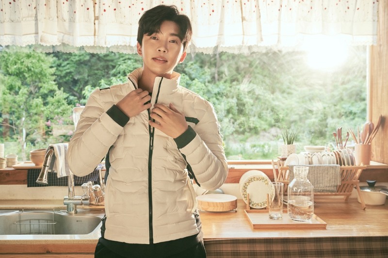 밀레, 임영웅과 함께한 두 번째 광고 비하인드 컷 공개