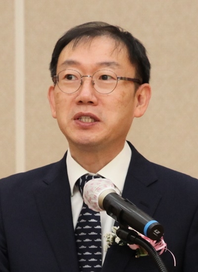 이명구 신임 세관장이 취임사를 하고 있다.(사진제공=부산본부세관)