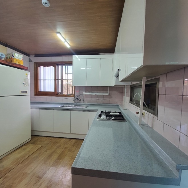 씽크대 등 교체로 주거환경 개선 후 모습.(사진제공=진주준법지원센터)