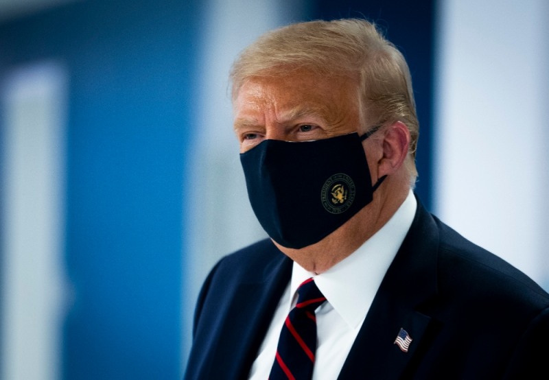 마스크를 쓴 트럼프 대통령.(사진=연합뉴스)