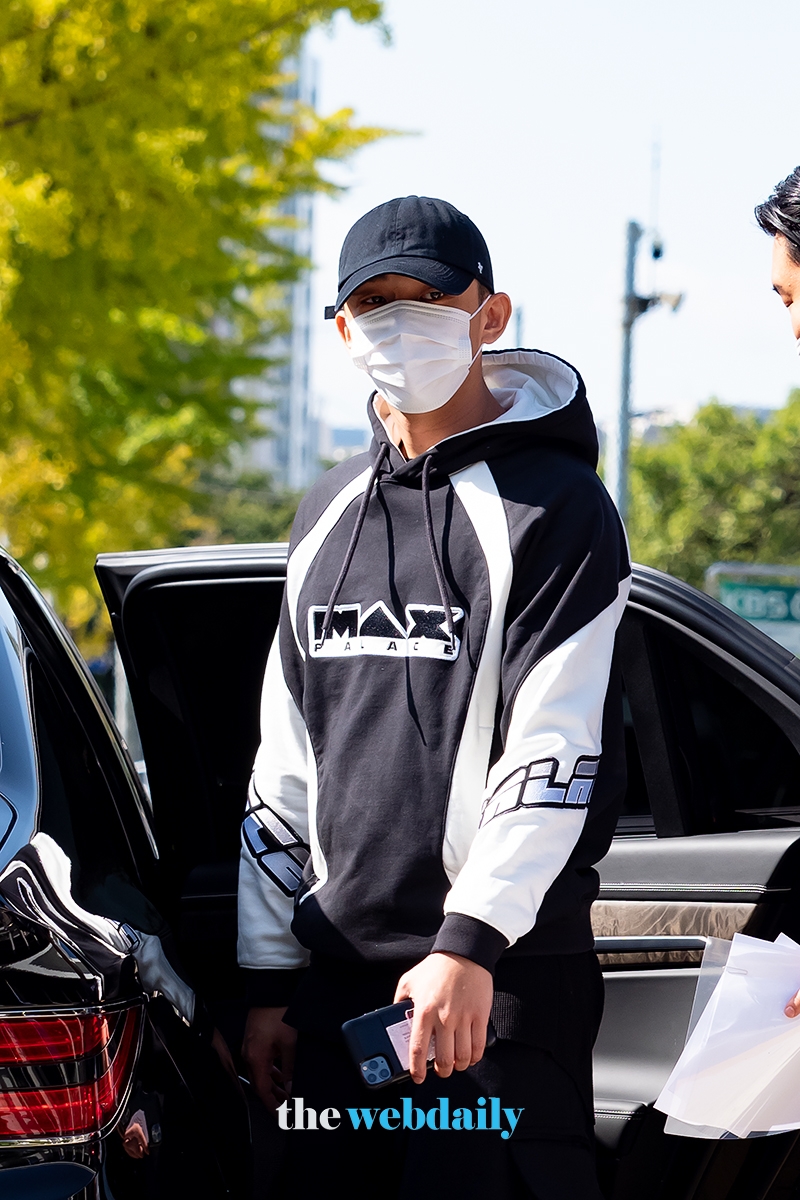 유아인, KBS 라디오 ‘박명수의 라디오쇼’ 출근길