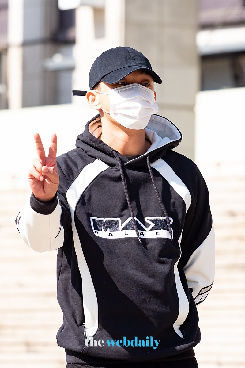 유아인, KBS 라디오 ‘박명수의 라디오쇼’ 출근길