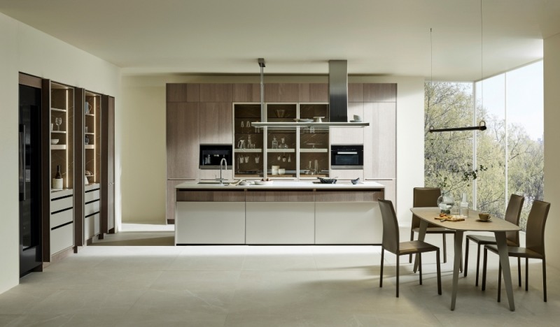 ‘미스티 그레이(Misty Grey)’ 무늬목 도어를 배치한 한샘 키친바흐 '리빙 라운지'.(사진=한샘)