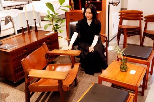 갤러리아百, "미드 센츄리 모던 스타일의 가구를 만나보세요"