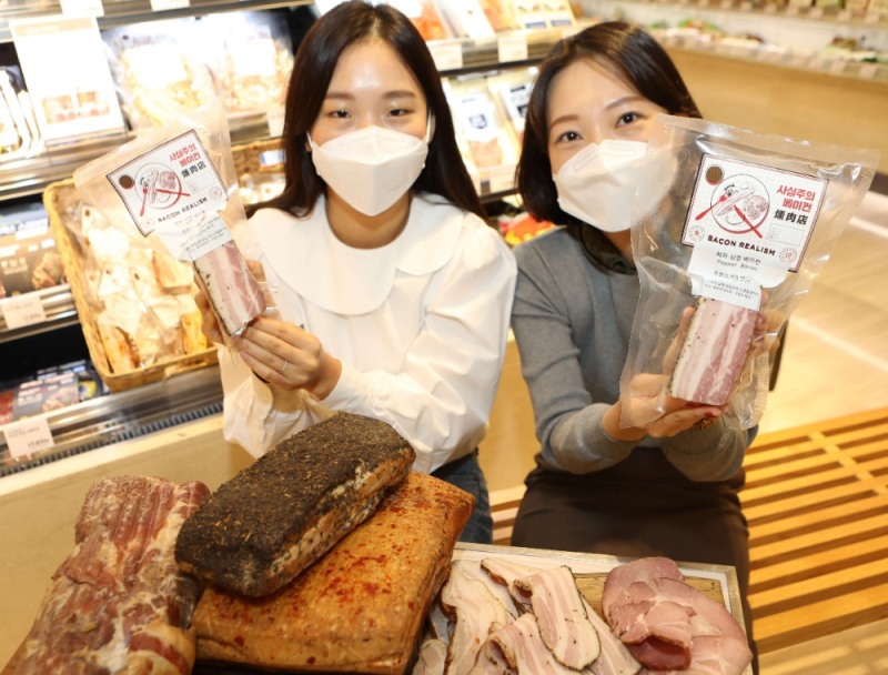 롯데백화점, '사실주의 베이컨' 신규 입점