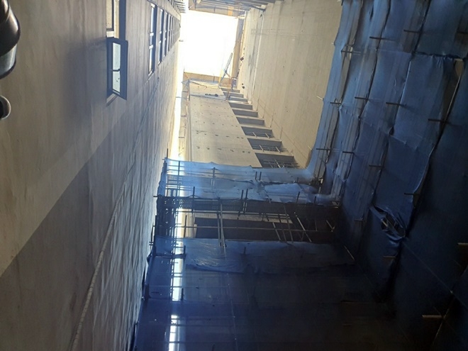 14층서 1층으로 추락사고 현장.(사진제공=부산경찰청)