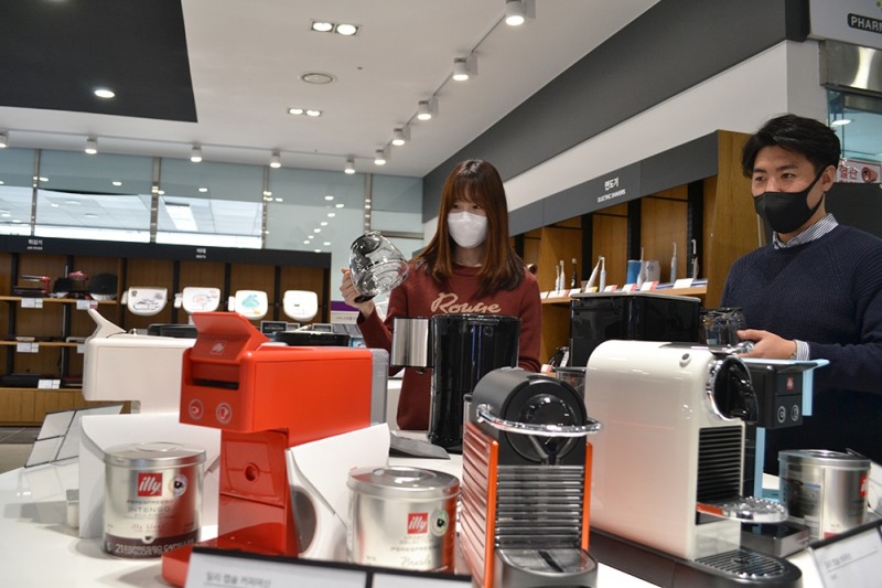 전자랜드, 홈카페 인기에 관련 가전 판매 증가